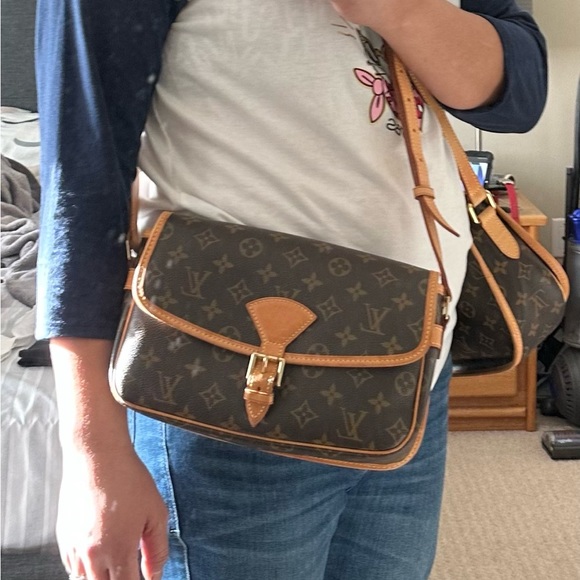 Louis vuitton sologne pm - Picture 9 of 9